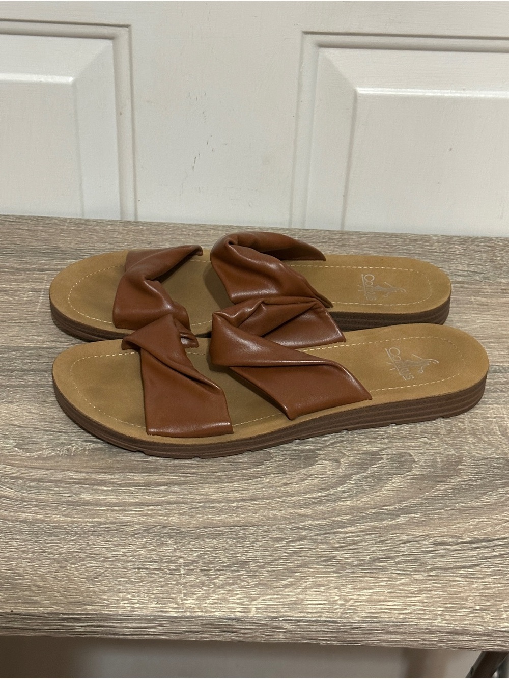 CORKY’S With A Twist Sandal Flats Size Women’s 10 Brown Boho Beachy Comfort